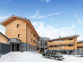 Golden Lodges Rauris Resort close to the ski lift